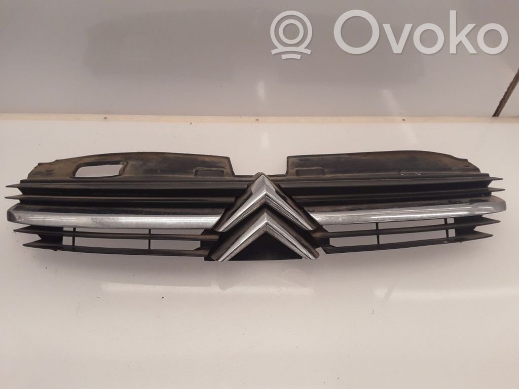 Citroen C5 Front bumper upper radiator grill 