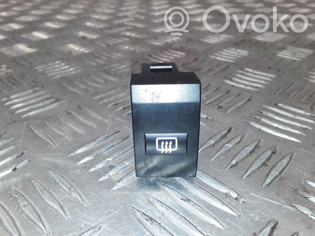 KIA Sorento Windscreen/window heater switch 