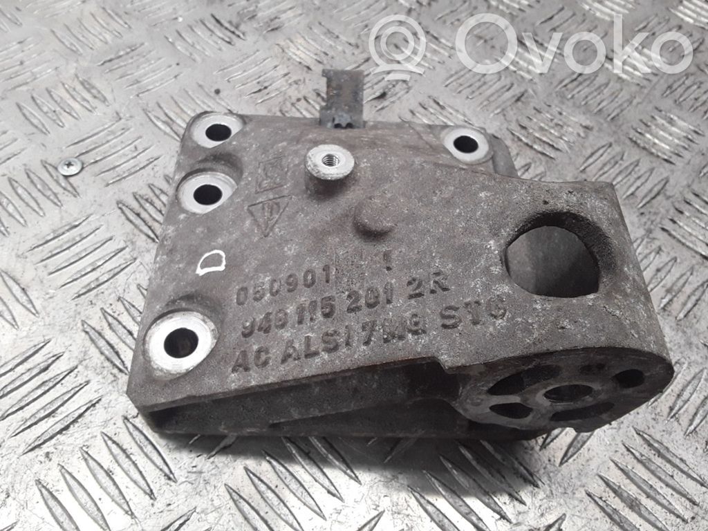 Porsche Cayenne (9PA) Engine mounting bracket 