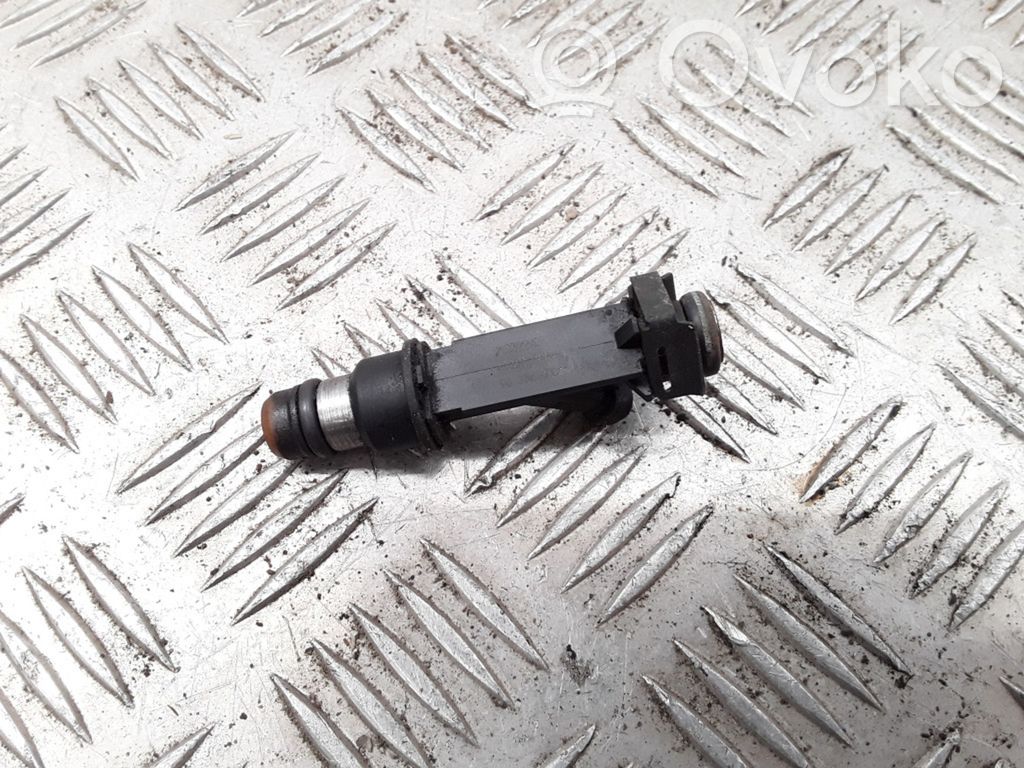 Suzuki Forenza Fuel injector 