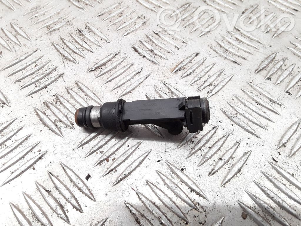 Suzuki Forenza Fuel injector 