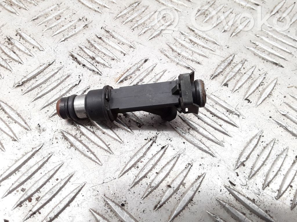 Suzuki Forenza Fuel injector 