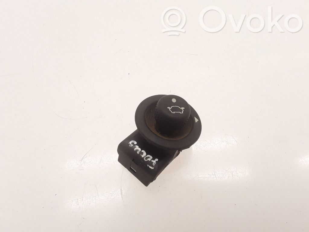 Ford Focus Wing mirror switch 