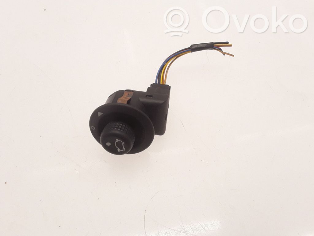 Wing mirror switch   93BG178676BA