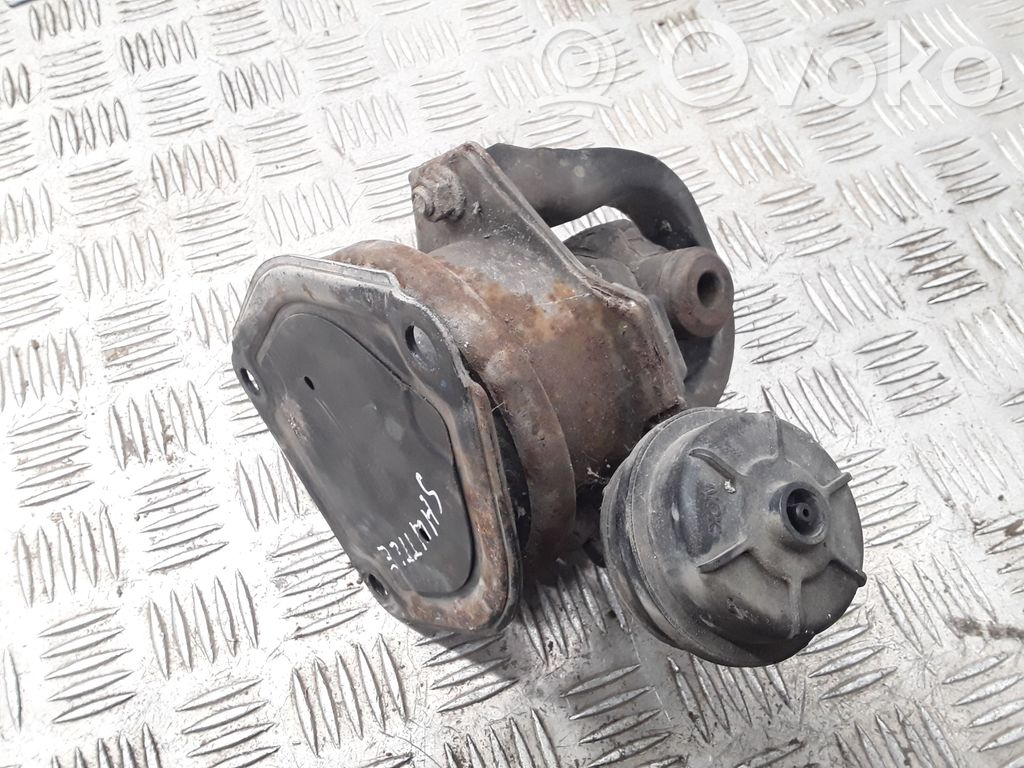 Engine mount bracket