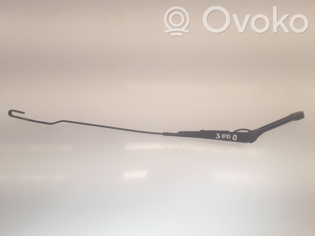 Opel Vectra B Priekinio stiklo valytuvų kojelė 