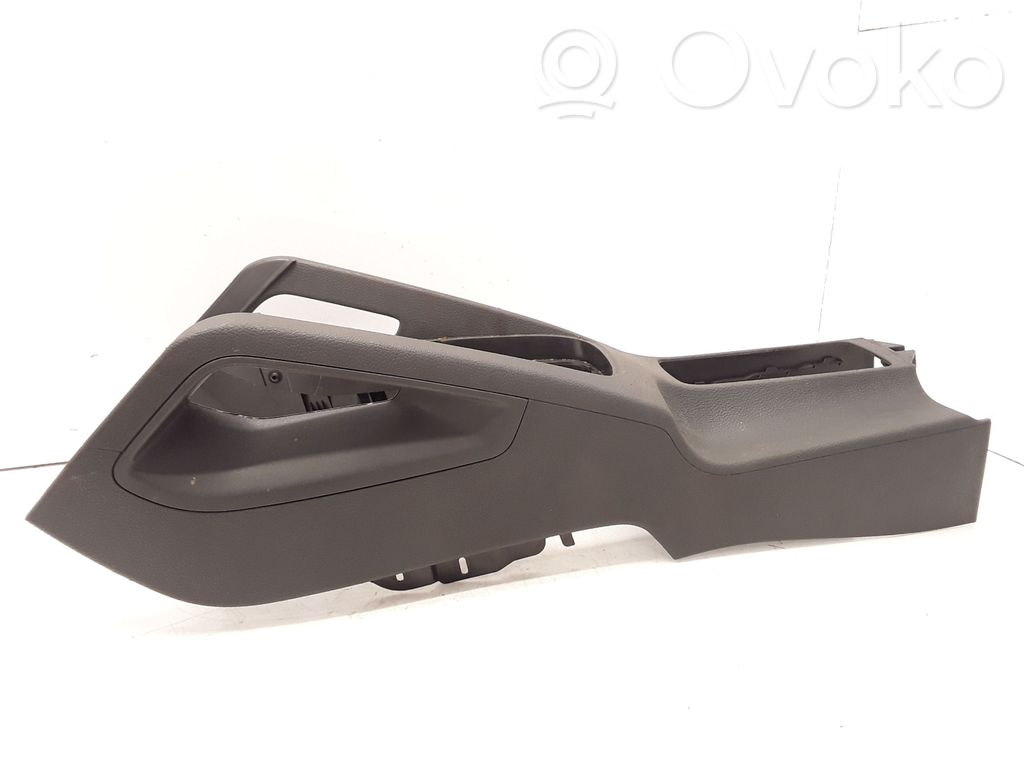 Volkswagen Golf V Center console 