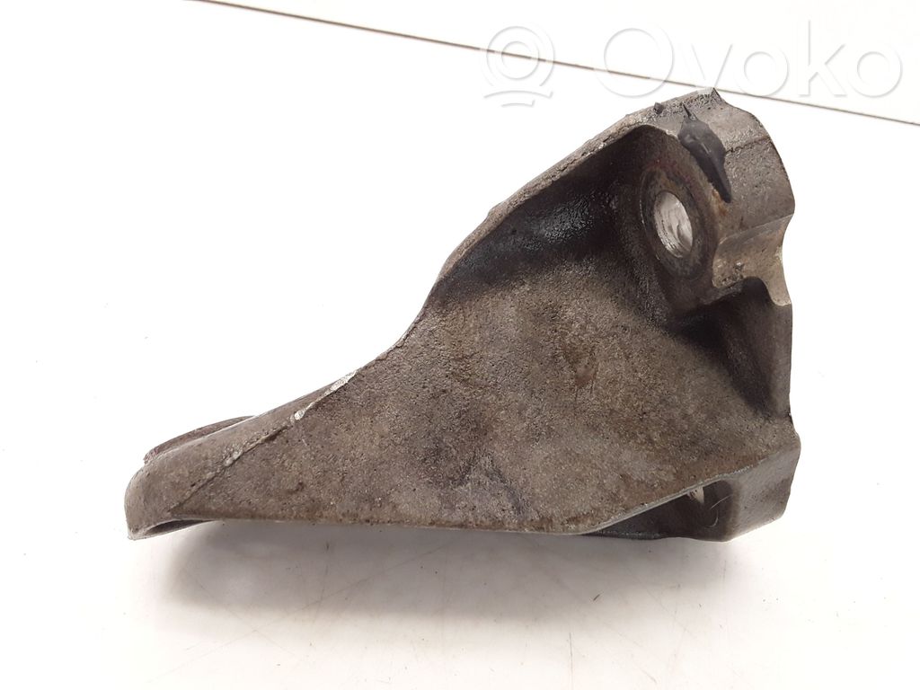 Jaguar XJ X350 Engine mounting bracket 