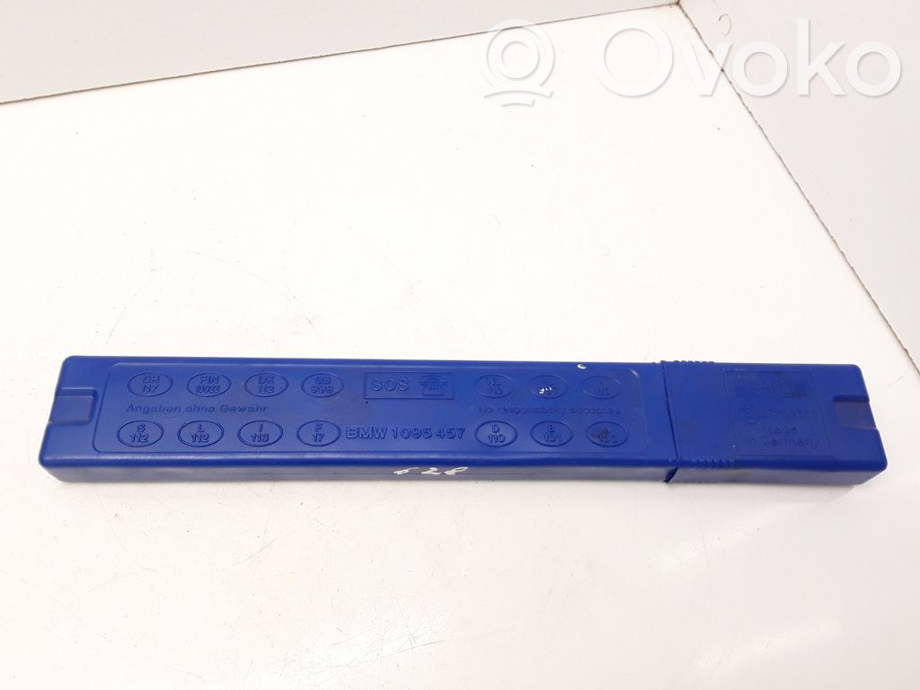 Avārijas zīme   1095457,E127R03566