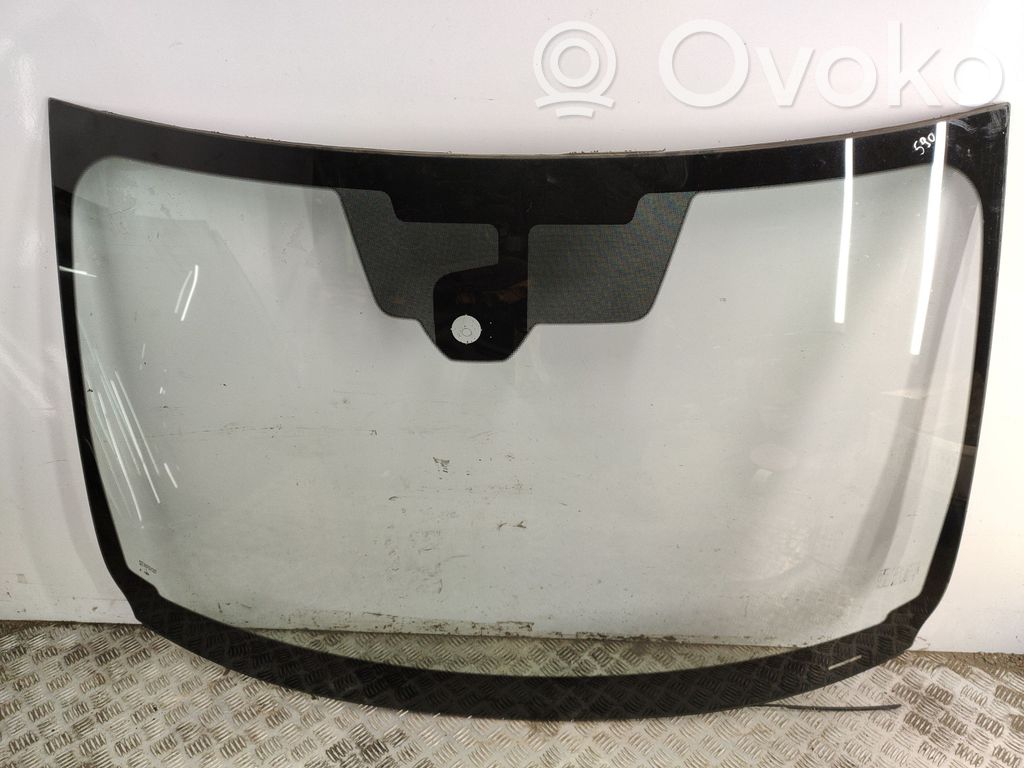 Nissan Qashqai Front windscreen/windshield window 