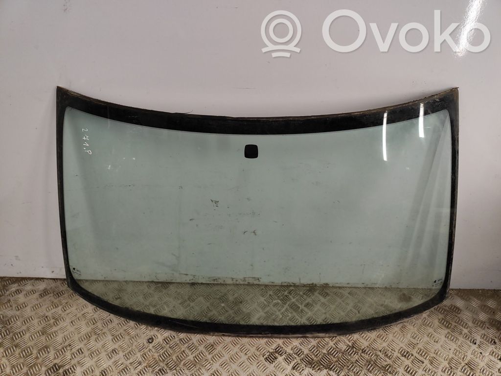 Volvo S40, V40 Front windscreen/windshield window 