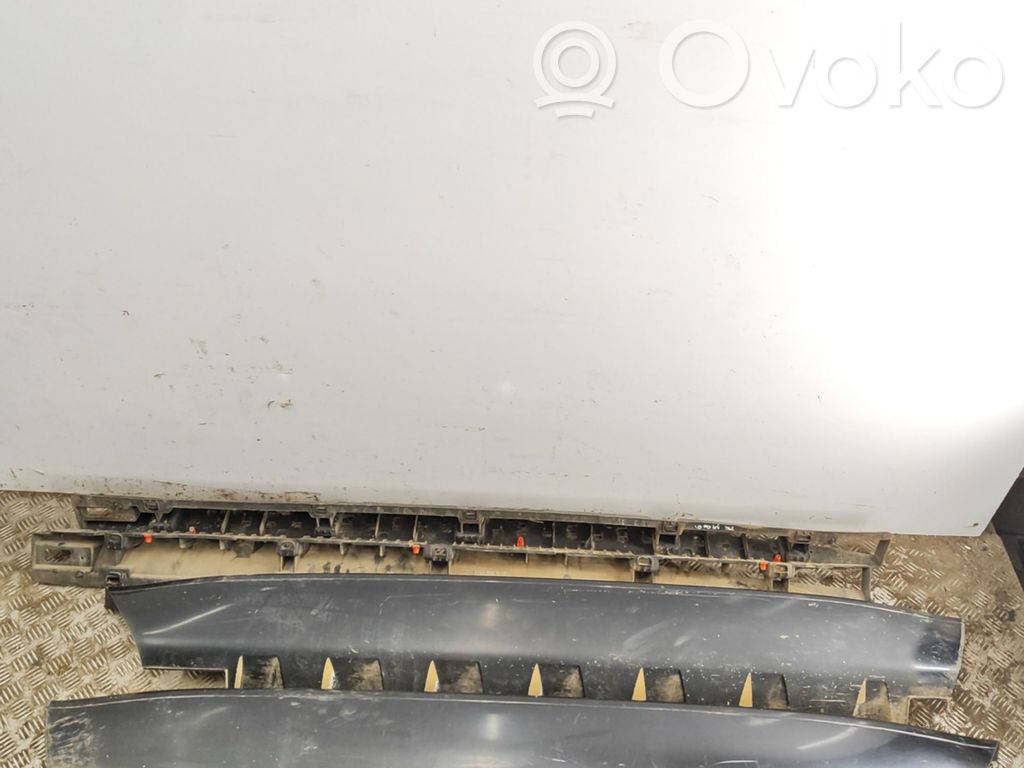 BMW X3 E83 Sill 