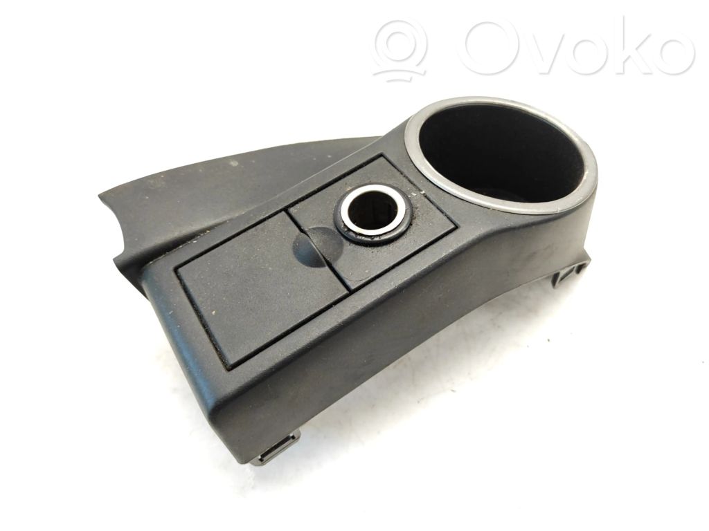 Mazda 2 Cup holder front 