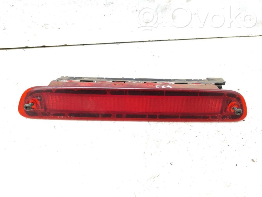 Third/center stoplight   2L8413A613A