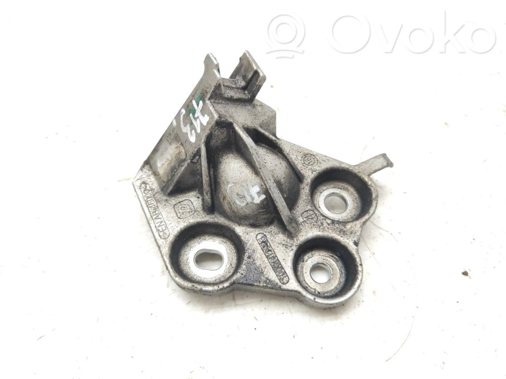 Peugeot Traveller Engine mounting bracket 