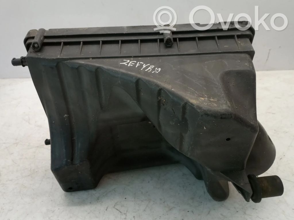 Opel Astra H Obudowa filtra powietrza 