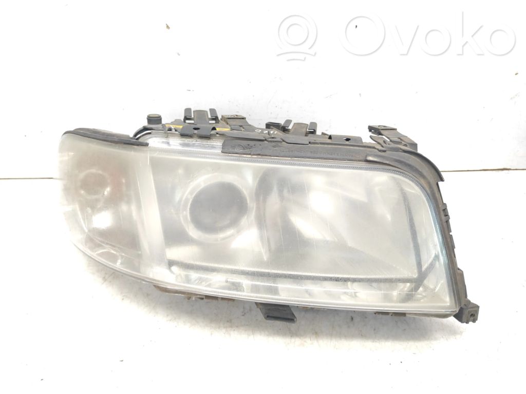 Audi A8 S8 D2 4D Phare frontale 