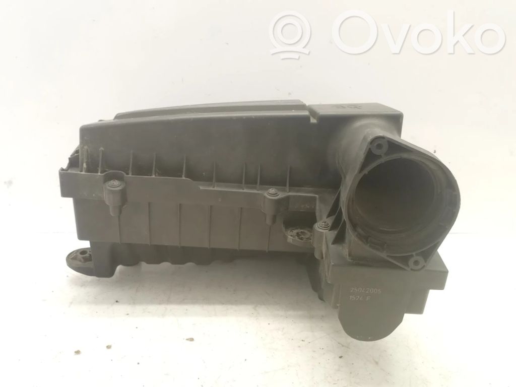 Volkswagen PASSAT B6 Obudowa filtra powietrza 