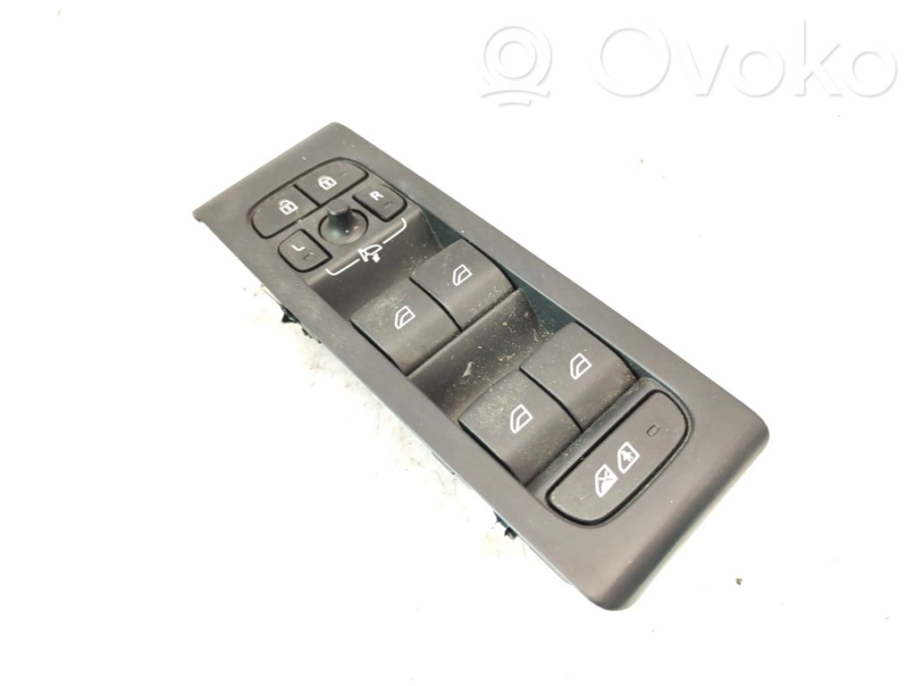 Volvo XC40 Electric window control switch 