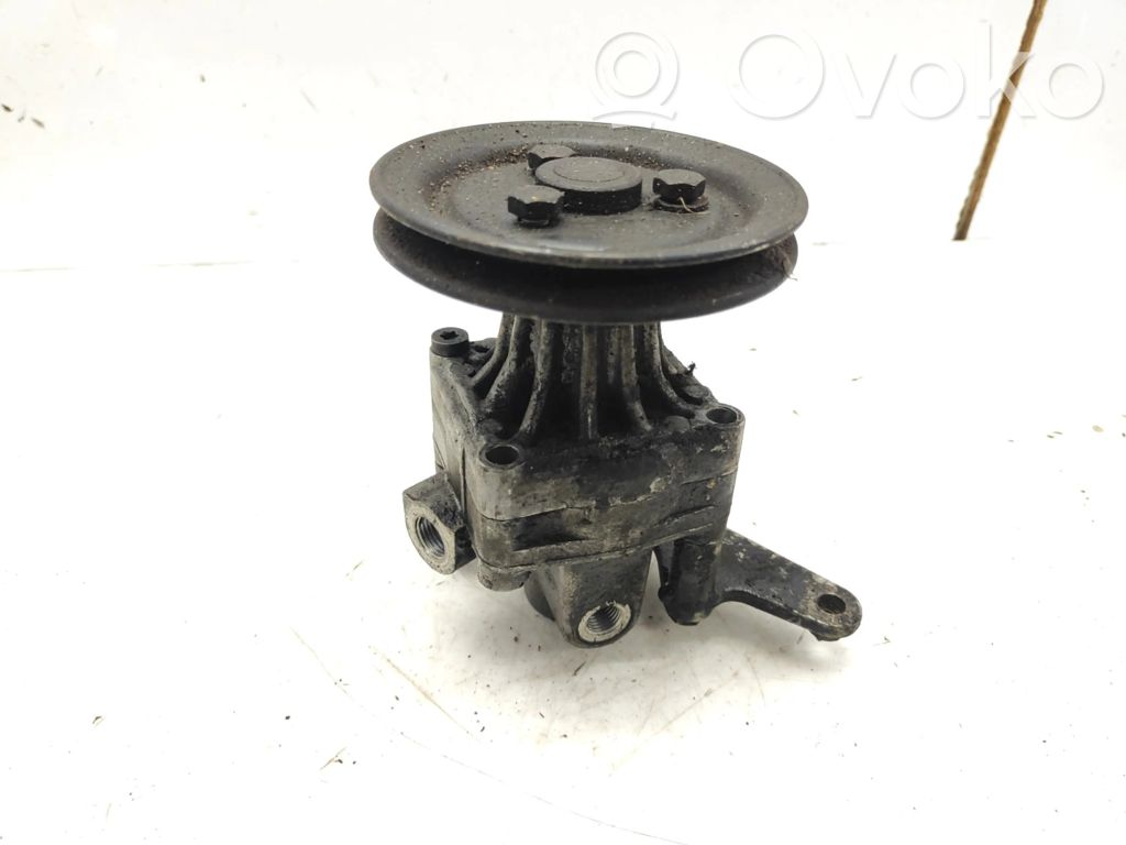 BMW 5 E28 Ohjaustehostimen pumppu 