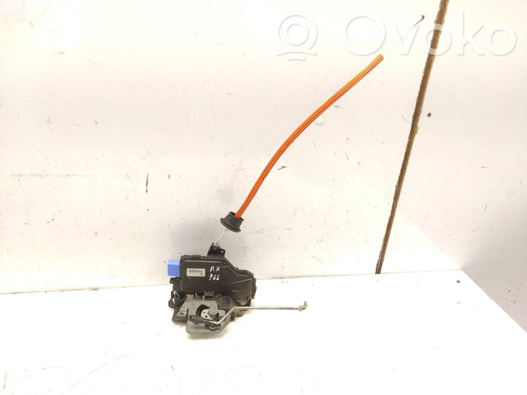 Audi A3 S3 A3 Sportback 8P Front door lock 