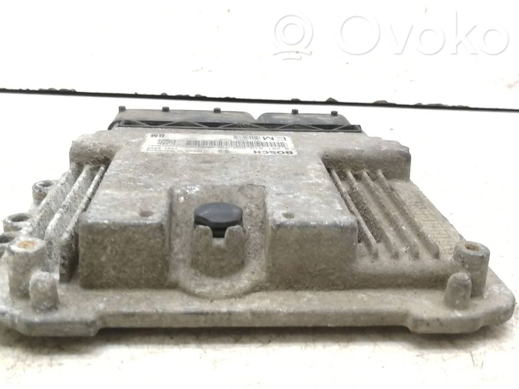 Opel Zafira B Engine control unit/module 