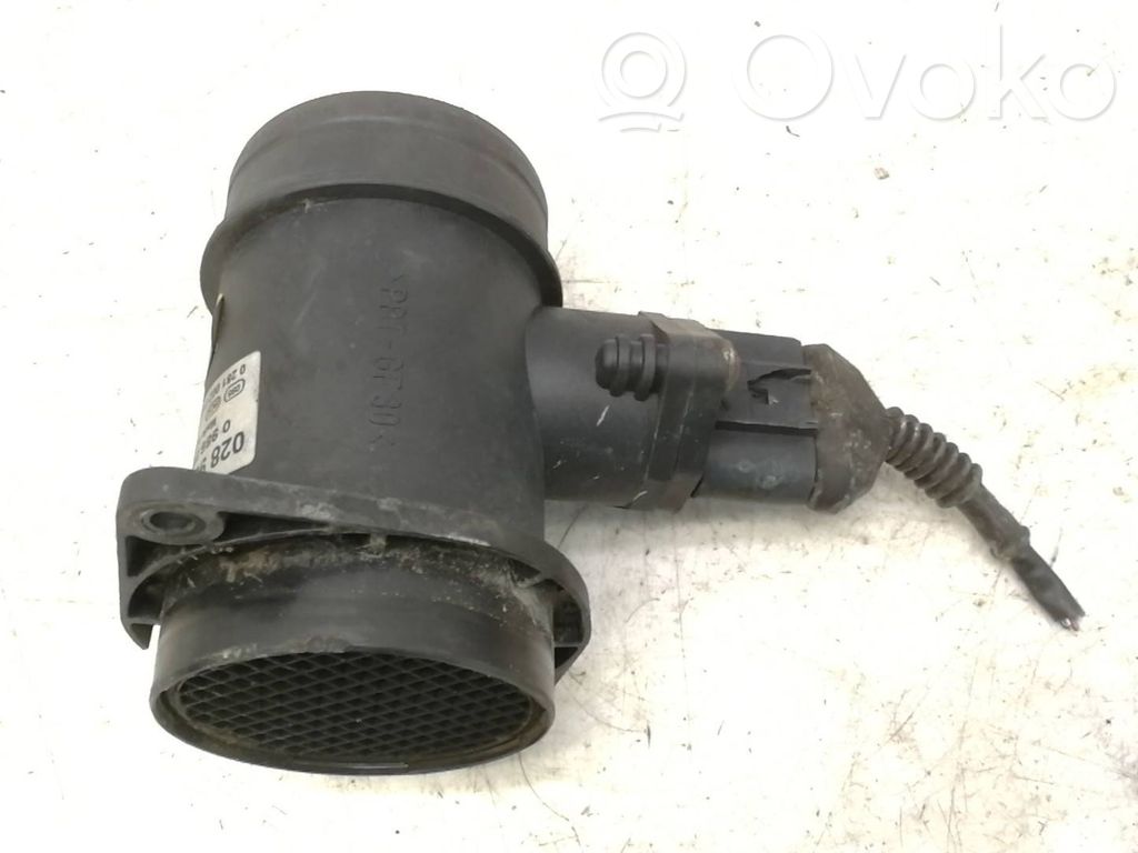 Volkswagen PASSAT B5 Debitmetru aer 