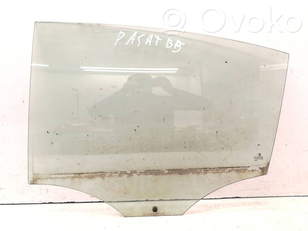 Volkswagen PASSAT B6 Luna de la puerta trasera 