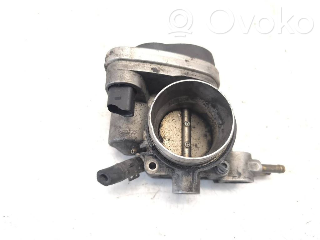 Audi A4 S4 B5 8D Droselinė sklendė 