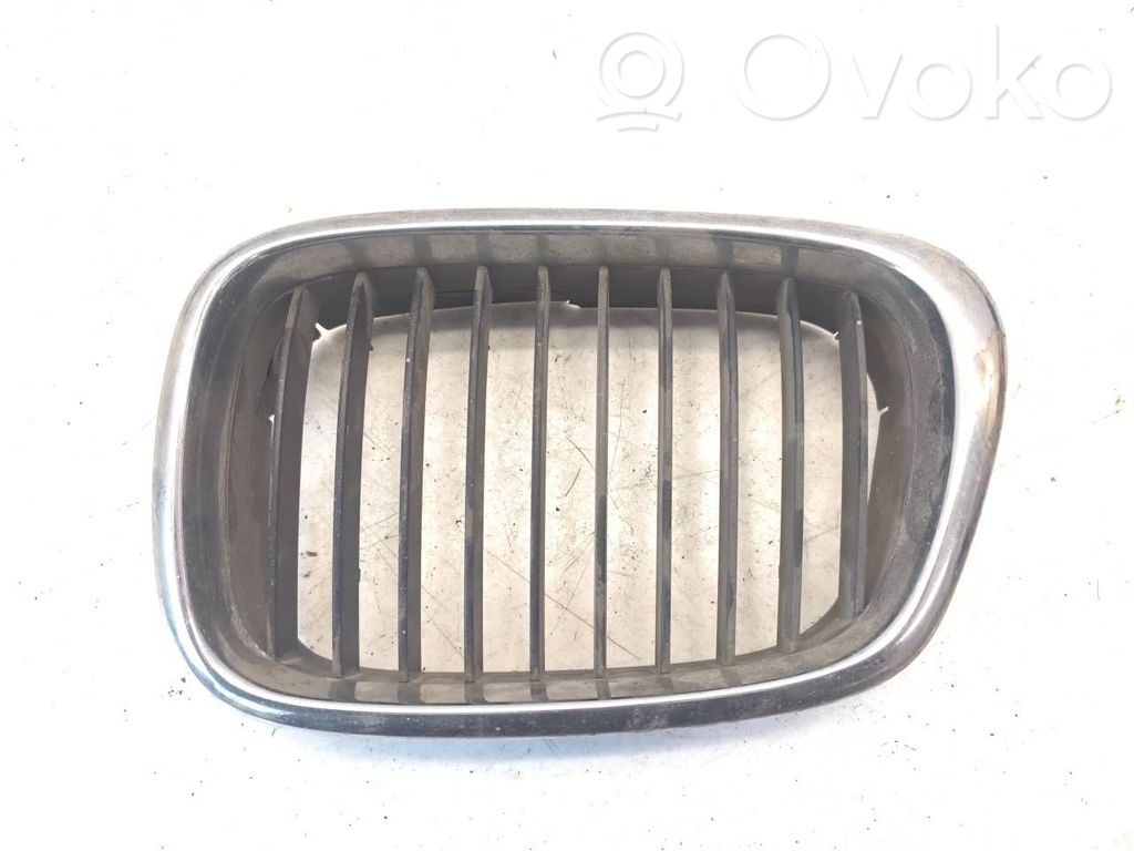 BMW 5 E39 Priekšējais režģis 