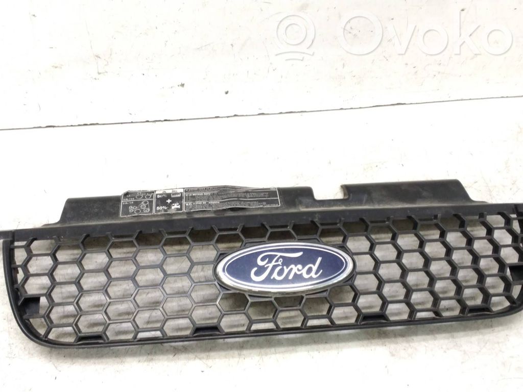 Ford Maverick Etupuskurin ylempi jäähdytinsäleikkö 