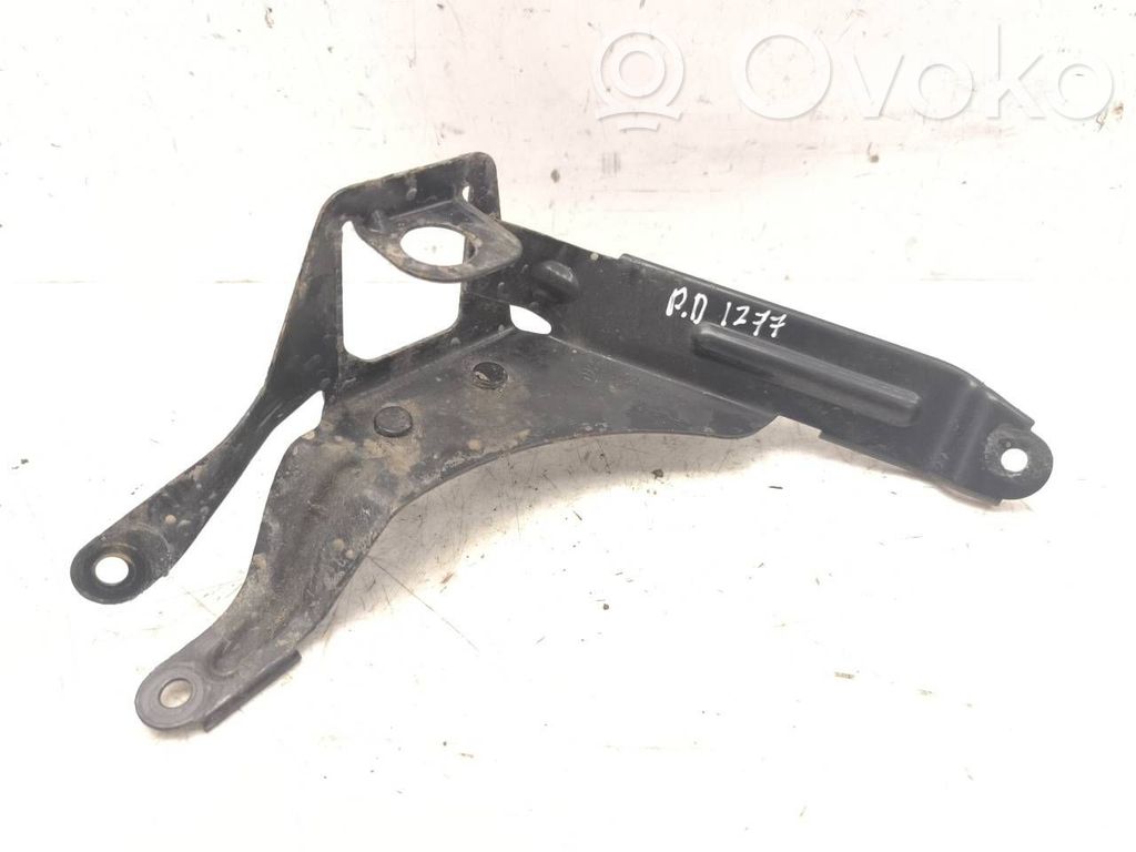 BMW 1 E81 E87 Oil filter mounting bracket 