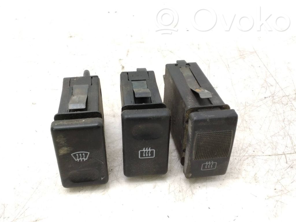 Schalter Scheibenheizung   7M5959622B,7M5959621B,YM2118C621BBW,4D0941503B,YM2118K574BBW