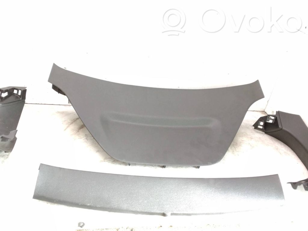 Renault Megane IV Tailgate/boot cover trim set 