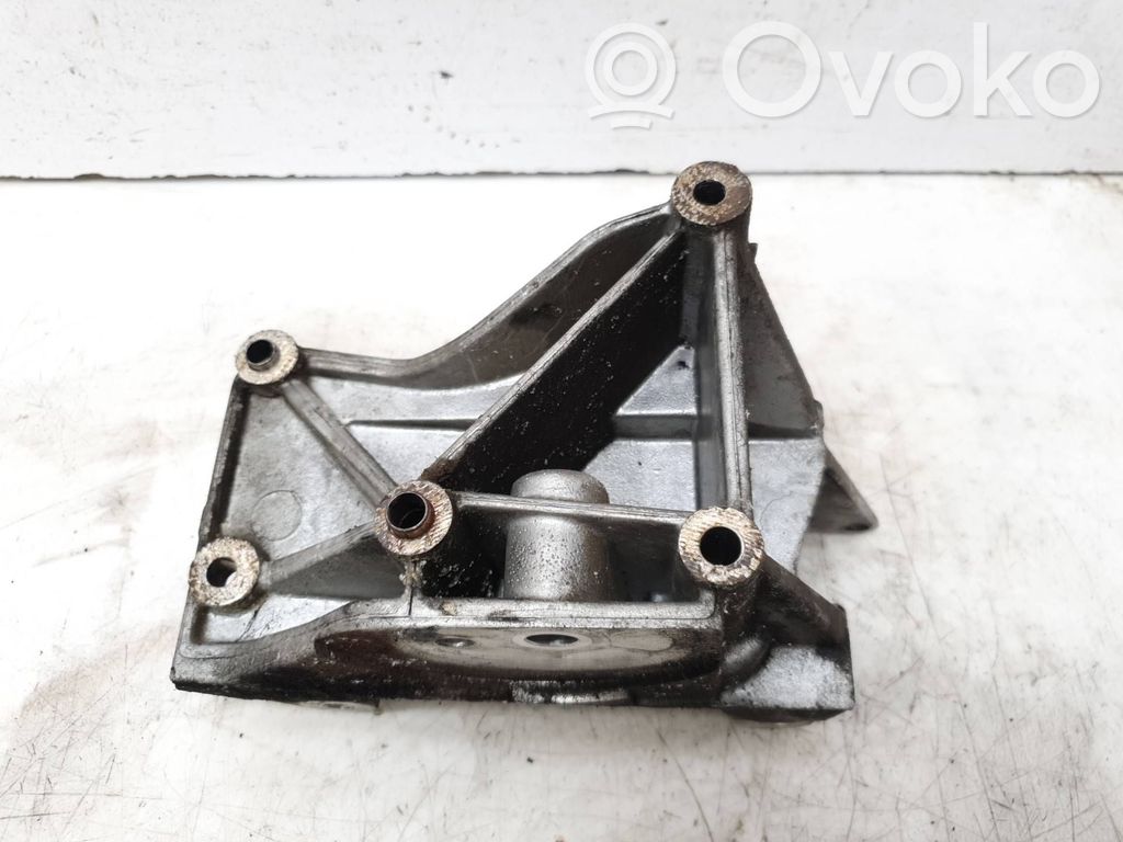 Peugeot 307 Supporto del generatore/alternatore 