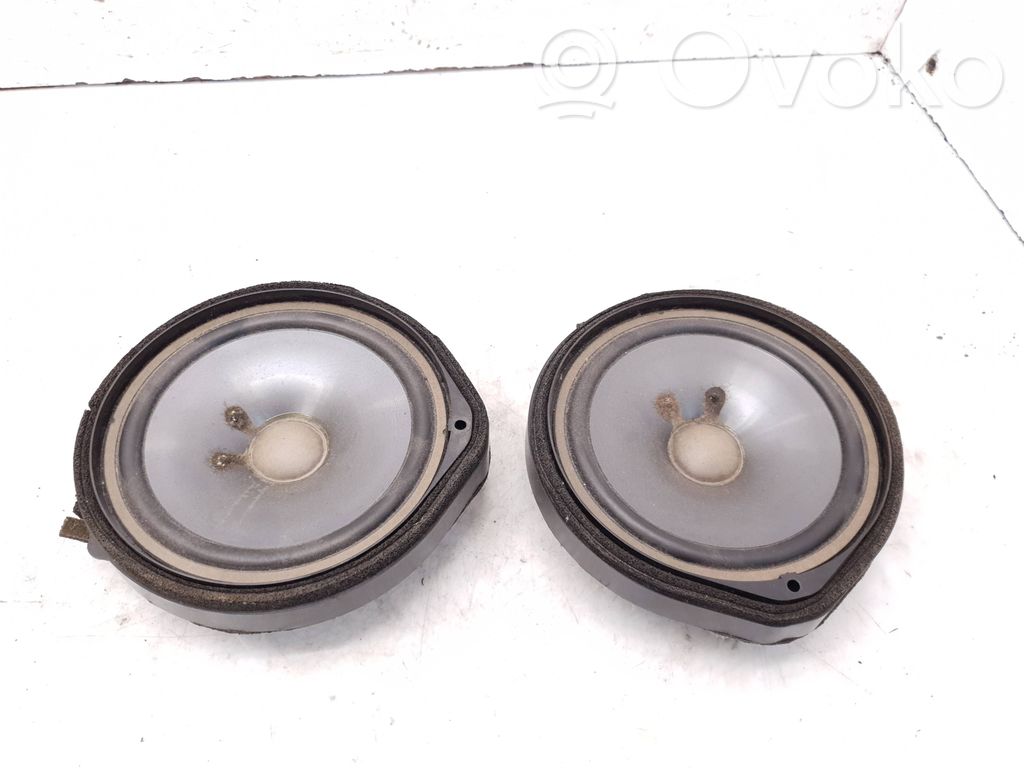 Altavoz de la puerta trasera