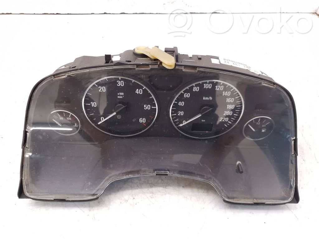 Opel Zafira A Geschwindigkeitsmesser Cockpit