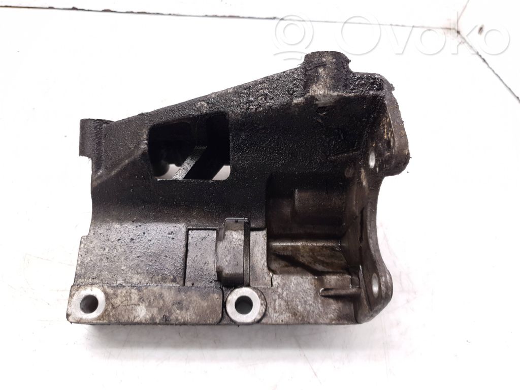 Audi A8 S8 D2 4D Halterung Klimakompressor 