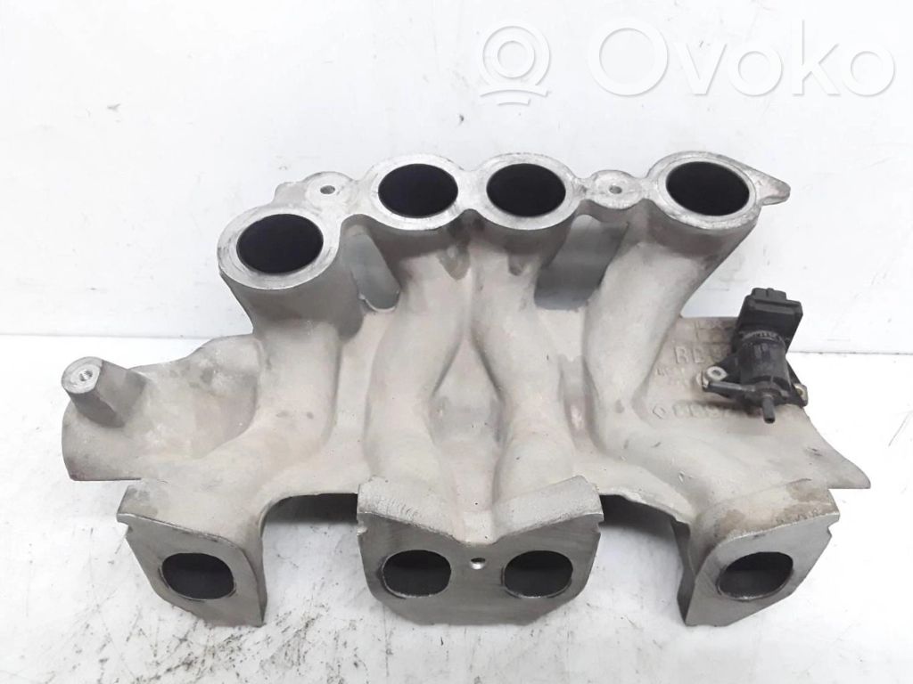 Renault Kangoo I Colector de admisión 