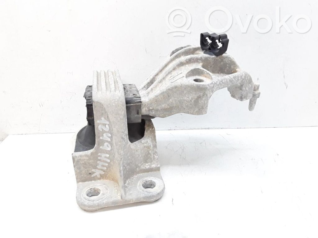 Renault Megane III Engine mounting bracket 