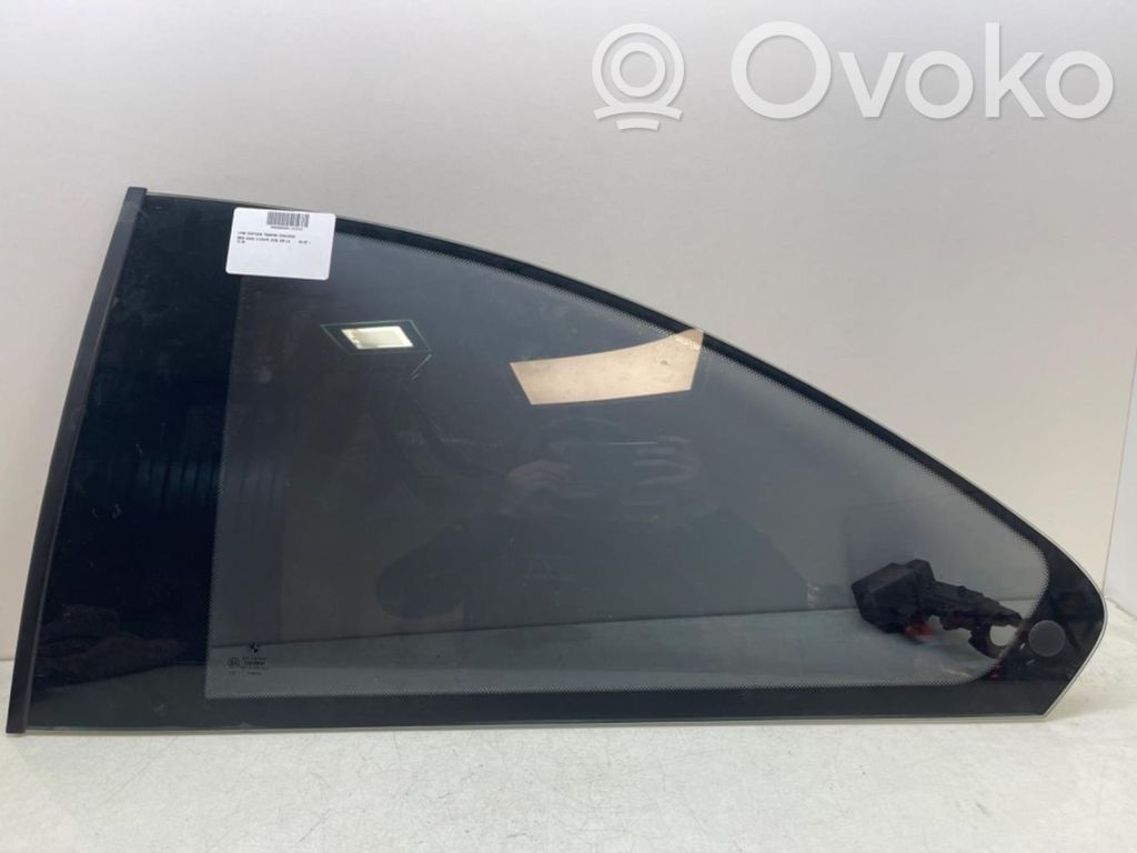 Rear side window   E643R00049