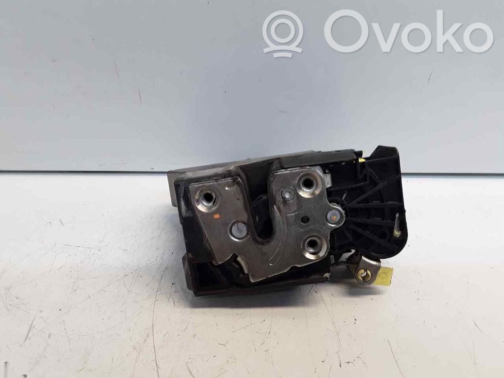 Renault Sandero I Front door lock 