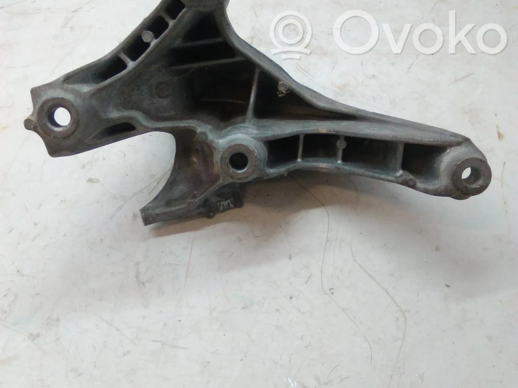 Engine mounting bracket   80A199307C