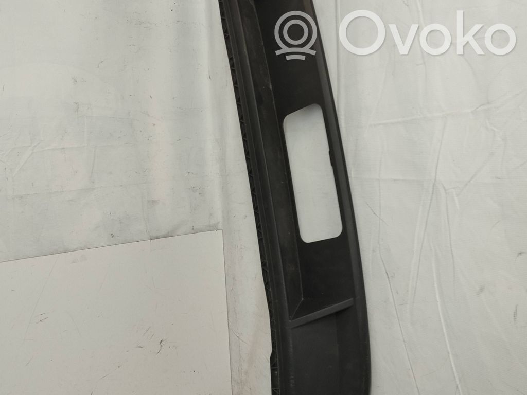 Volkswagen Golf VII Rivestimento della parte inferiore del paraurti posteriore 
