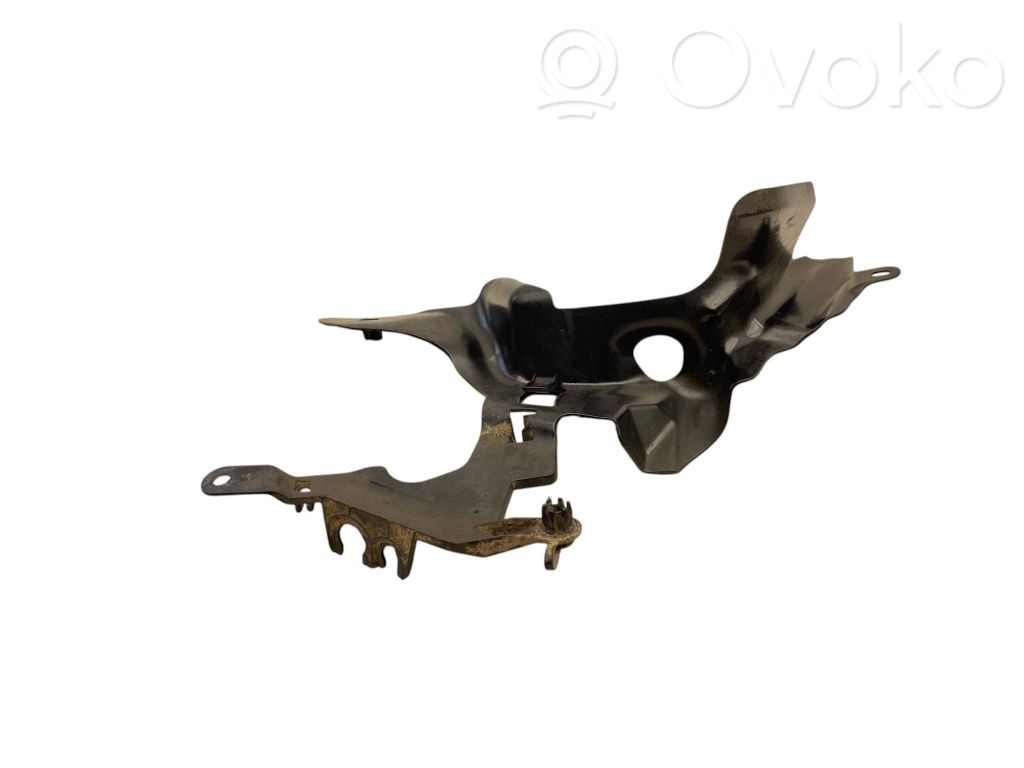 Volvo XC60 Front splash guards bracket 