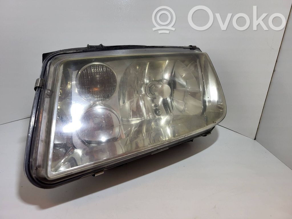 Volkswagen Bora Lampa przednia 