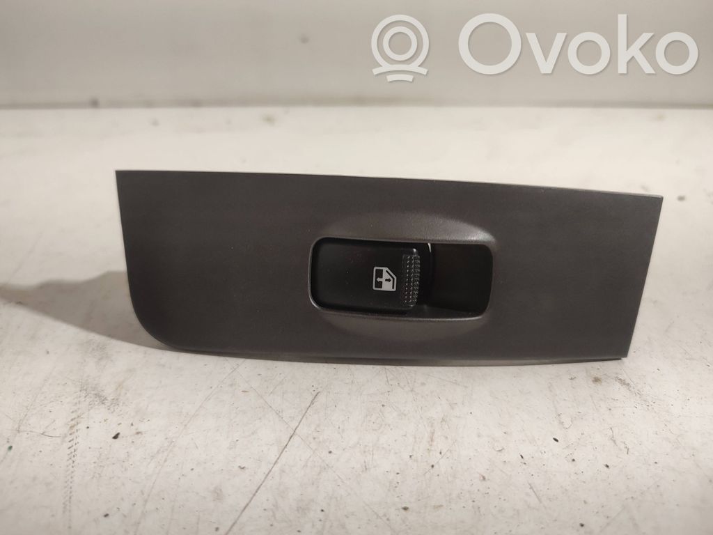 Hyundai Matrix Electric window control switch 