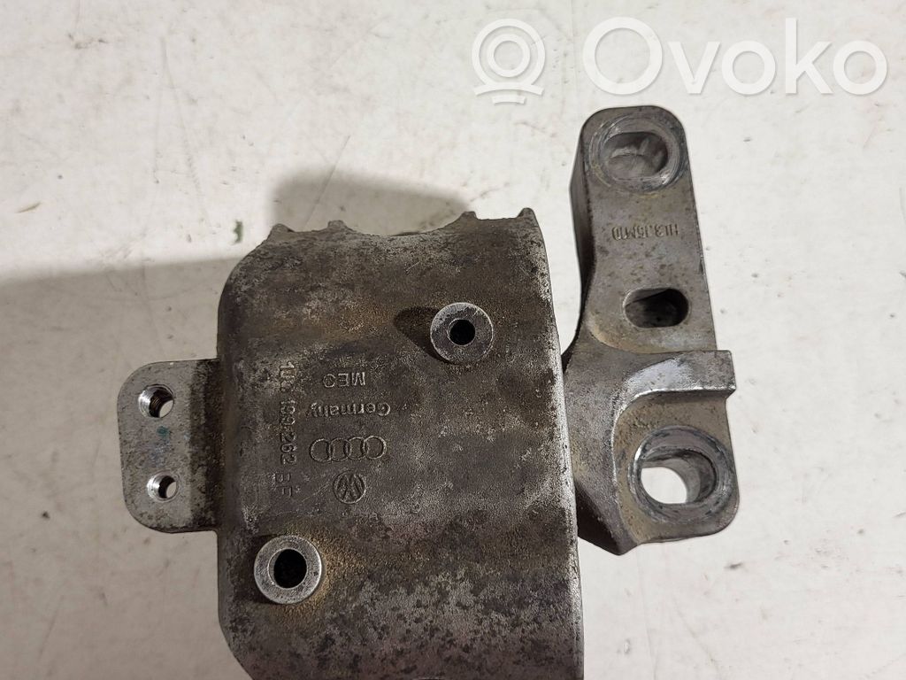 Volkswagen Golf IV Engine mount bracket 