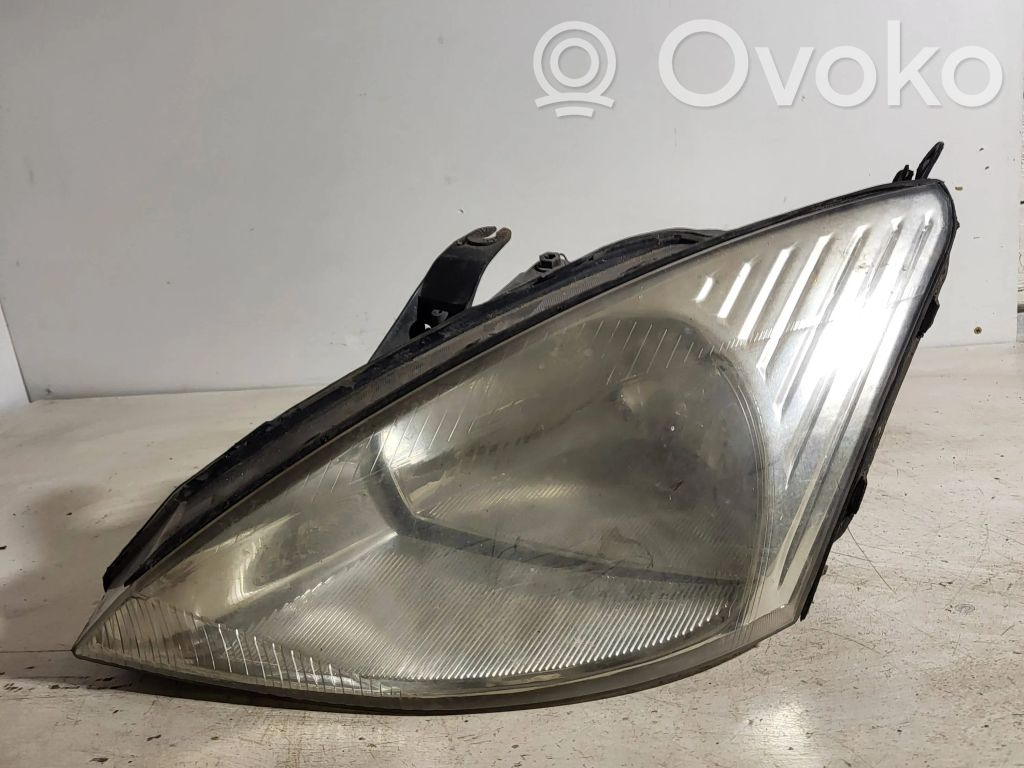 Ford Focus Lampa przednia 