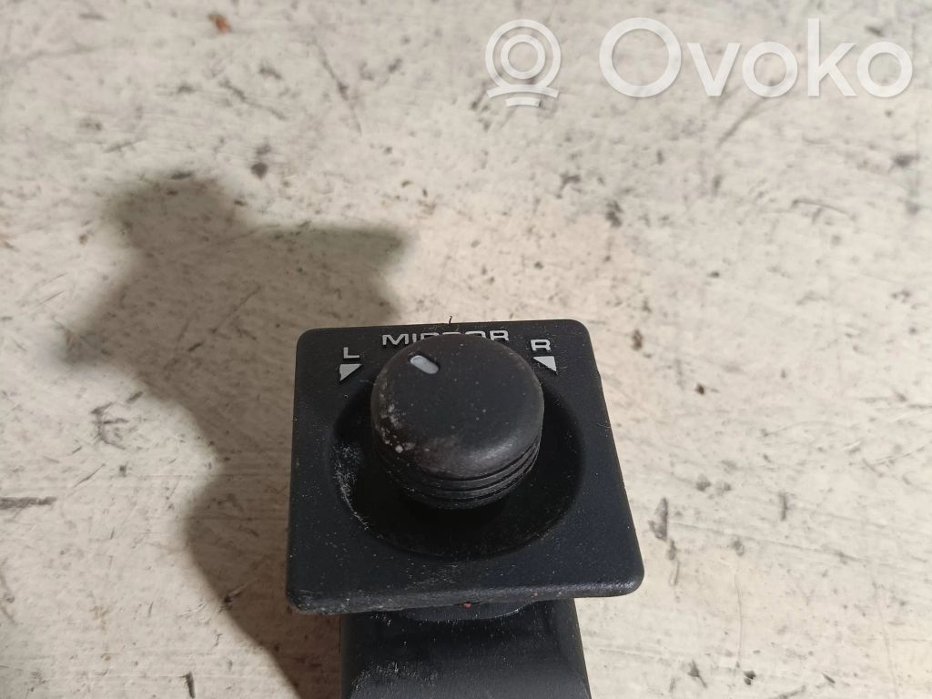 Wing mirror switch